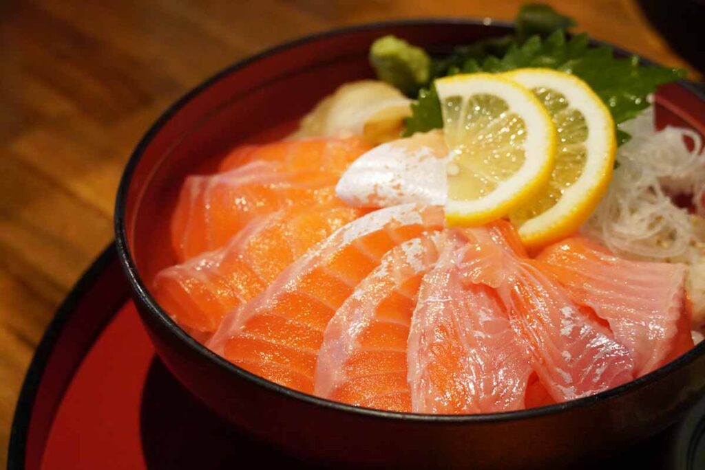 甲斐サーモン桶盛り(別アングル)